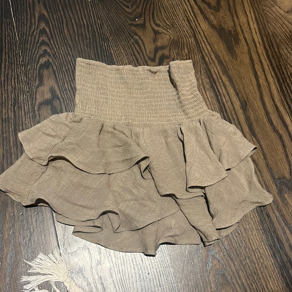 Adika ruffled mini skirt in army green size xs